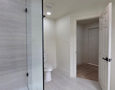4607 Englewood Street - Photo Thumbnail 16