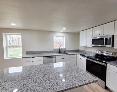 4607 Englewood Street - Photo Thumbnail 10