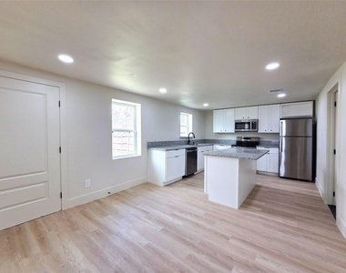 4607 Englewood Street - Photo Thumbnail 4