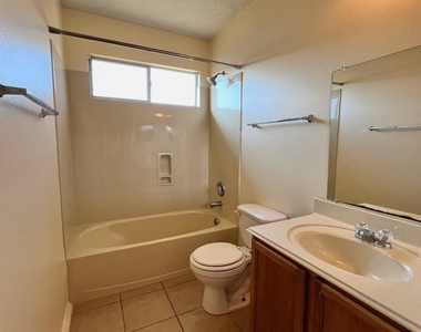 1522 Glasholm Drive - Photo Thumbnail 10