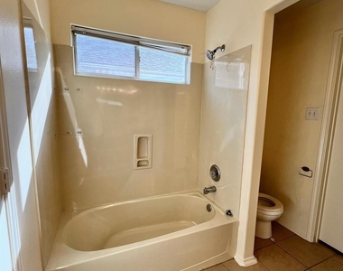 1522 Glasholm Drive - Photo Thumbnail 5