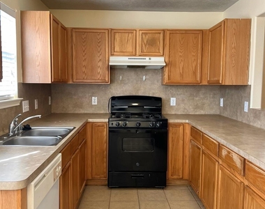 1522 Glasholm Drive - Photo Thumbnail 2