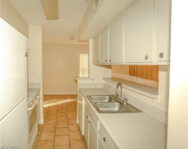 2835 Winkler Avenue - Photo Thumbnail 6