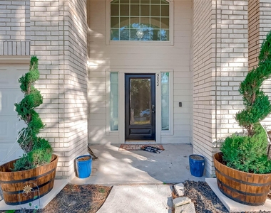 3822 Willow Stone Court - Photo Thumbnail 1