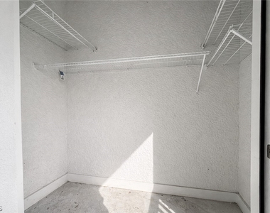 3313 Sw 8th Place - Photo Thumbnail 18