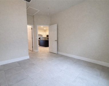 3313 Sw 8th Place - Photo Thumbnail 7