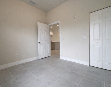 3313 Sw 8th Place - Photo Thumbnail 13