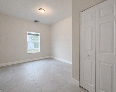 3313 Sw 8th Place - Photo Thumbnail 8