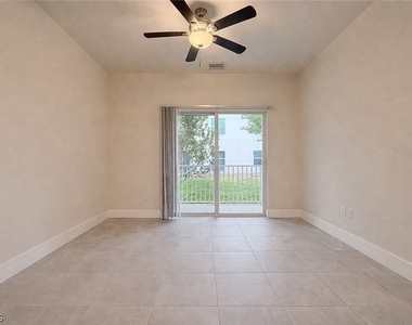 3313 Sw 8th Place - Photo Thumbnail 6