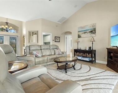 2013 Sw 31st Terrace - Photo Thumbnail 3