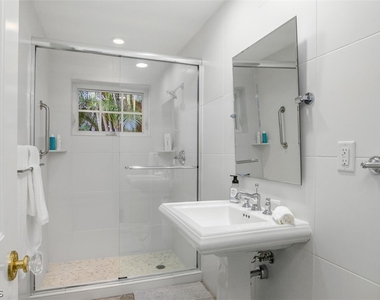 549 7th Avenue N - Photo Thumbnail 13