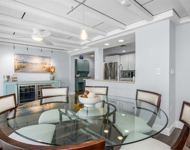 549 7th Avenue N - Photo Thumbnail 7