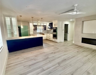 733 Pine Cone Lane - Photo Thumbnail 6