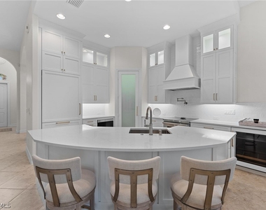 7831 Valencia Court - Photo Thumbnail 18