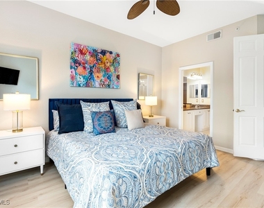 4680 Hawks Nest Way - Photo Thumbnail 13