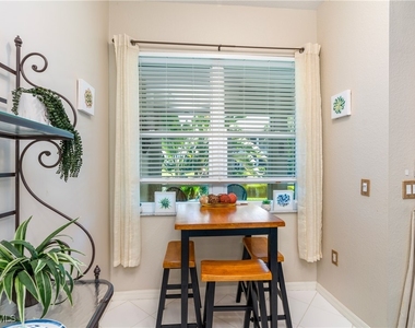 4680 Hawks Nest Way - Photo Thumbnail 9