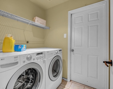 8222 Viny Ridge Drive - Photo Thumbnail 12