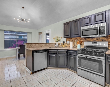 8222 Viny Ridge Drive - Photo Thumbnail 6