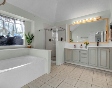 8222 Viny Ridge Drive - Photo Thumbnail 20