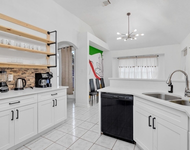 8222 Viny Ridge Drive - Photo Thumbnail 8