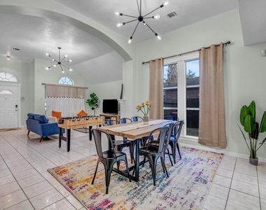 8222 Viny Ridge Drive - Photo Thumbnail 3