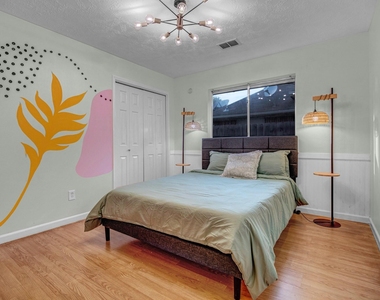 8222 Viny Ridge Drive - Photo Thumbnail 17