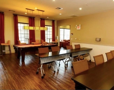 8275 Stonebrook Pkwy - Photo Thumbnail 2