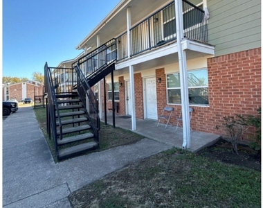 516 Laredo - Photo Thumbnail 10