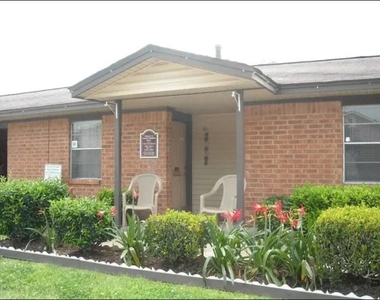 516 Laredo - Photo Thumbnail 4