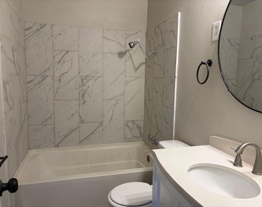 5402 Lyndhurst Drive - Photo Thumbnail 6