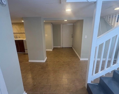 2205 33rd Street - Photo Thumbnail 3