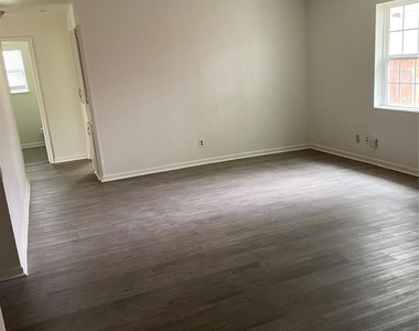 9322 Nyssa Street - Photo Thumbnail 3