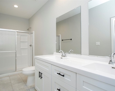14010 Longstreet Road Road - Photo Thumbnail 28