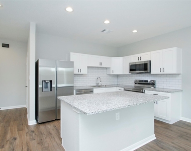 14010 Longstreet Road Road - Photo Thumbnail 16