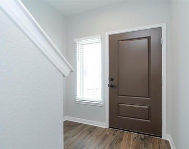 14010 Longstreet Road Road - Photo Thumbnail 5