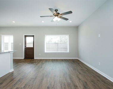 14010 Longstreet Road Road - Photo Thumbnail 6
