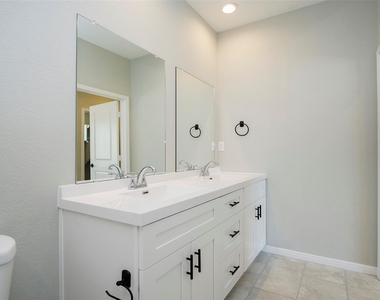 14010 Longstreet Road Road - Photo Thumbnail 26