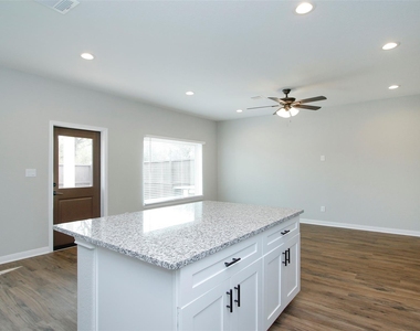 14010 Longstreet Road Road - Photo Thumbnail 17