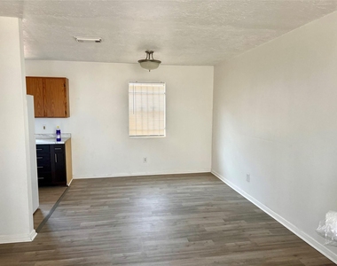 710 Fields Street - Photo Thumbnail 2