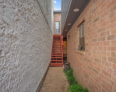 225 Capetown - Photo Thumbnail 34
