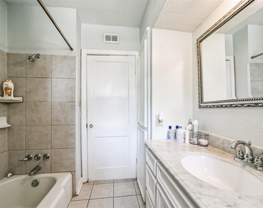 3423 Ozark Street - Photo Thumbnail 29