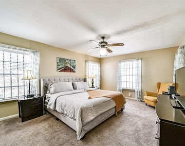 3423 Ozark Street - Photo Thumbnail 18
