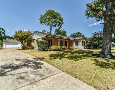 3423 Ozark Street - Photo Thumbnail 2