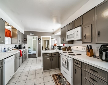 3423 Ozark Street - Photo Thumbnail 39