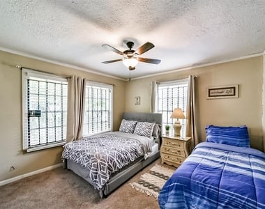 3423 Ozark Street - Photo Thumbnail 16