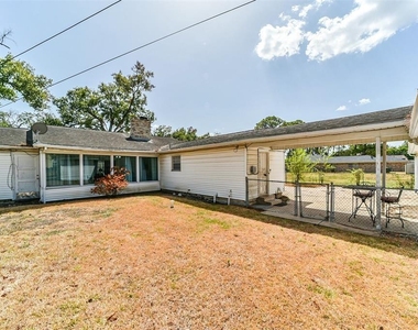 3423 Ozark Street - Photo Thumbnail 8