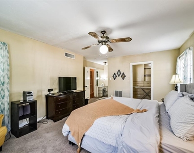 3423 Ozark Street - Photo Thumbnail 20