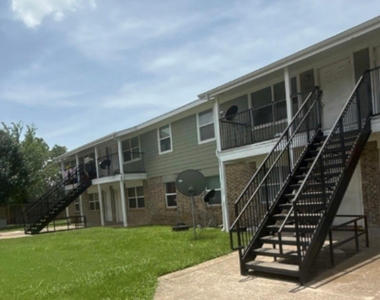 701 N Madison Street - Photo Thumbnail 6