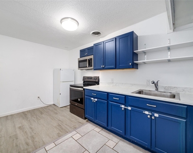 1309 Jefferson Street - Photo Thumbnail 3