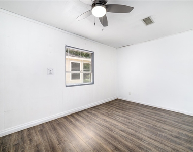 1309 Jefferson Street - Photo Thumbnail 2